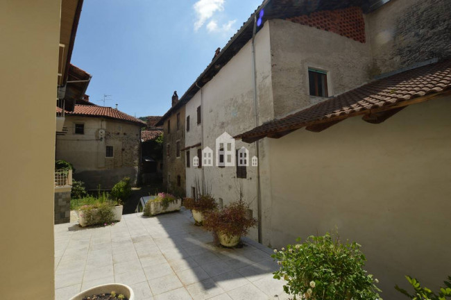 Half-duplex for sale in Val di Chy