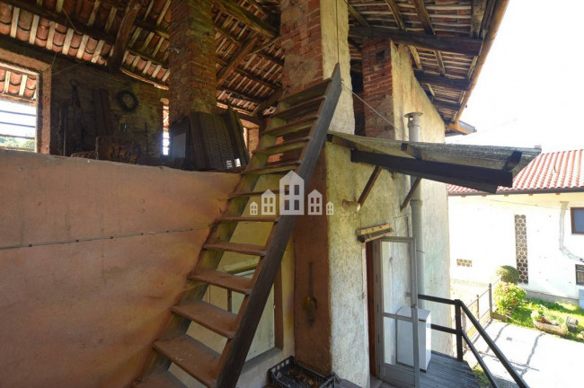 Half-duplex for sale in Baldissero Canavese