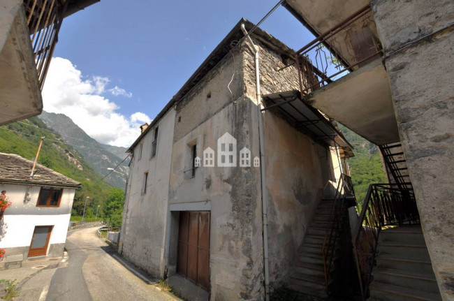 Casa semindipendente in vendita a Locana