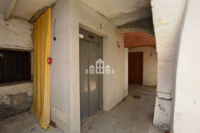 Retail space for sale in Valchiusa