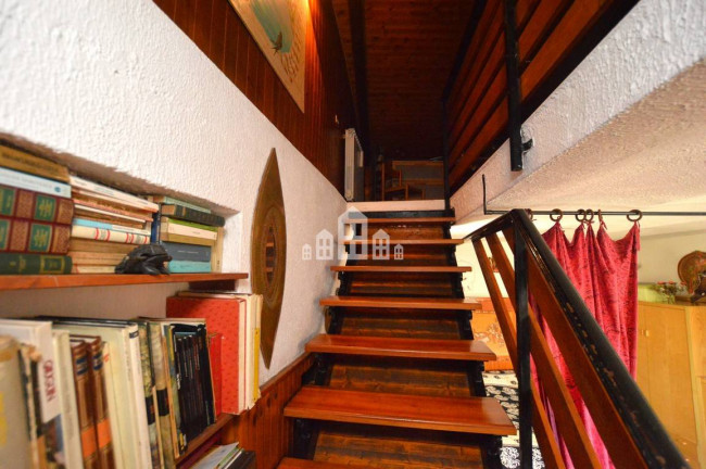 Half-duplex for sale in Lessolo