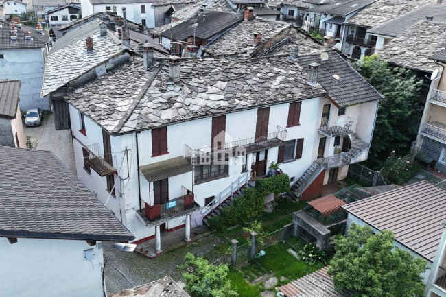 Casa semindipendente in vendita a Rueglio