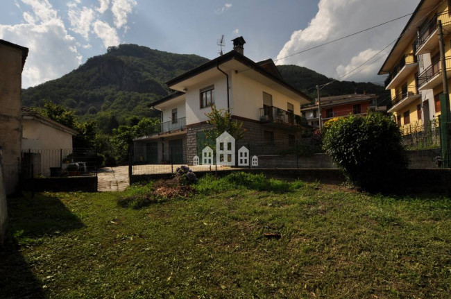 Detached house for sale in Sparone