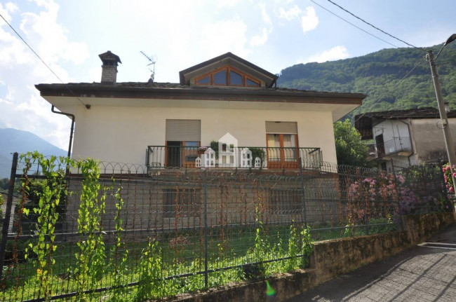 Casa indipendente in vendita a Sparone