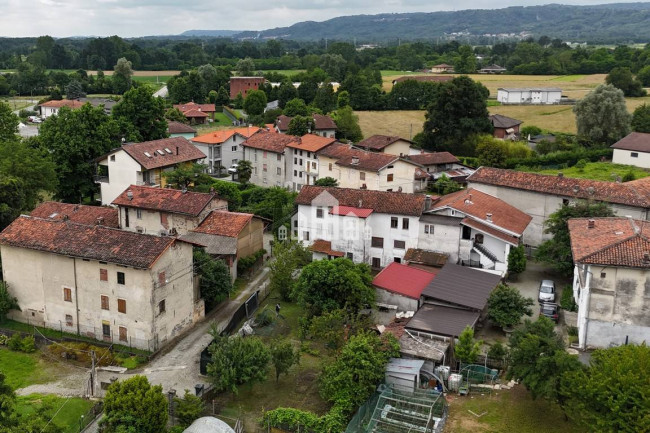 Casa semindipendente in vendita a Loranzè