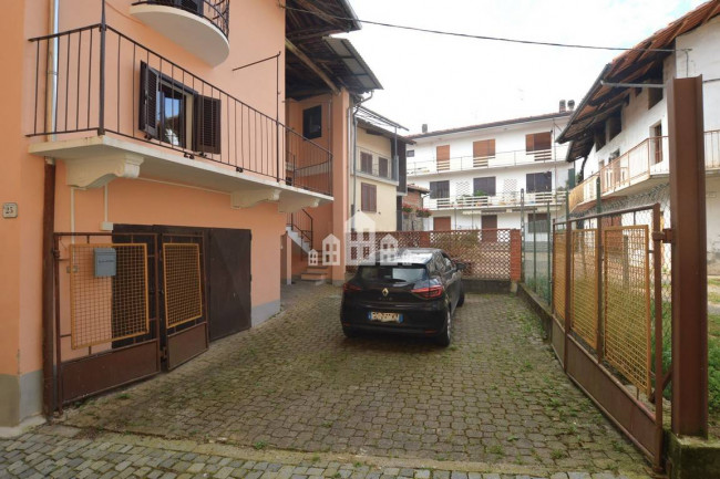 Half-duplex for sale in Val di Chy