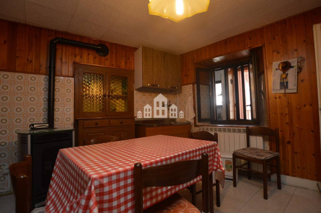 Half-duplex for sale in Val di Chy