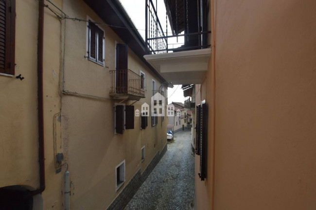 Half-duplex for sale in Val di Chy