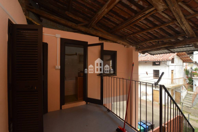 Half-duplex for sale in Val di Chy