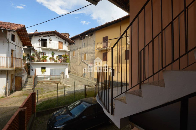 Half-duplex for sale in Val di Chy