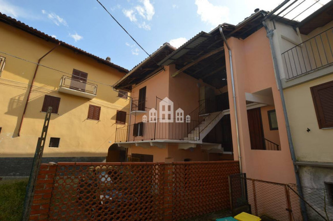 Half-duplex for sale in Val di Chy