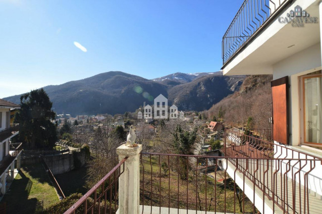 Porzione di bifamiliare in vendita a Pont-Canavese