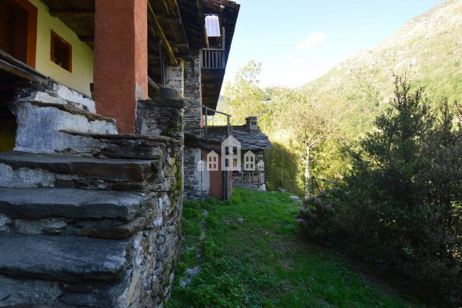 Fixer-upper for sale in Traversella