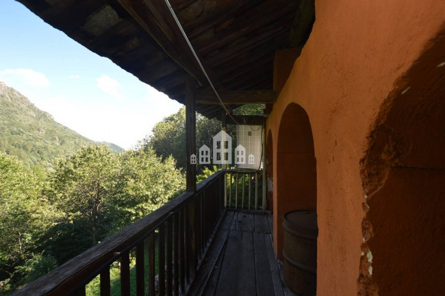 Fixer-upper for sale in Traversella