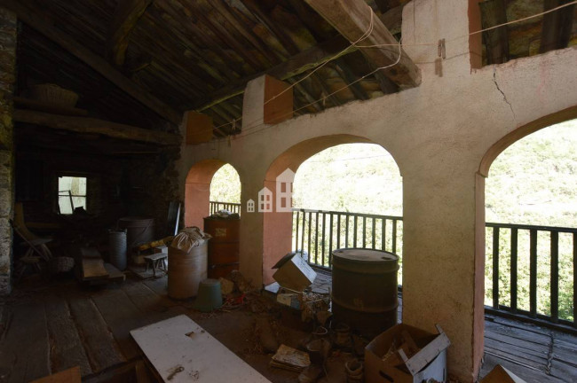 Fixer-upper for sale in Traversella