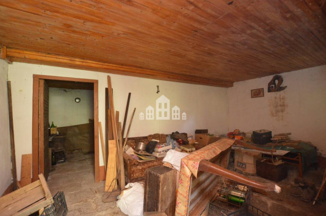 Fixer-upper for sale in Traversella