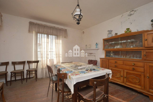 Half-duplex for sale in Val di Chy