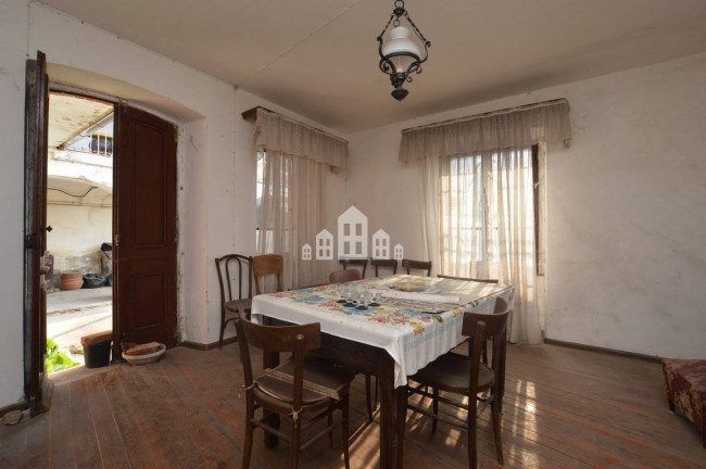 Half-duplex for sale in Val di Chy