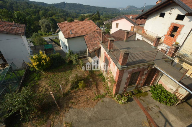 Casa semindipendente in vendita a Val di Chy