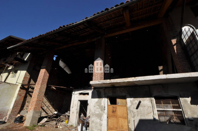 Fixer-upper for sale in Favria