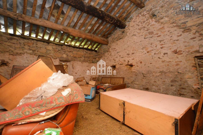 Casa indipendente in vendita a Val di Chy