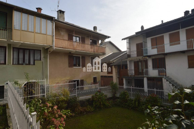 Half-duplex for sale in Rueglio