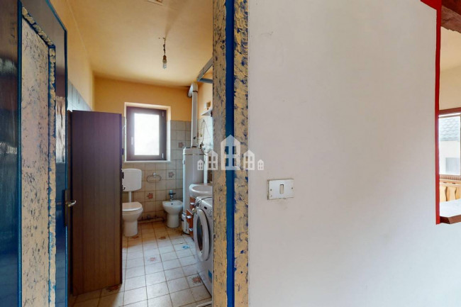 Half-duplex for sale in Rueglio