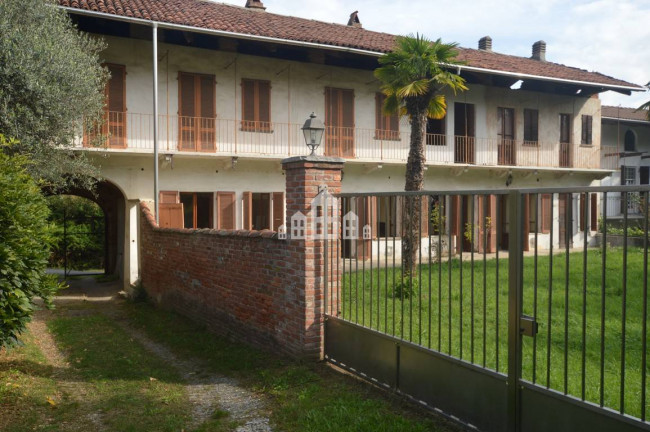 Half-duplex for sale in Azeglio