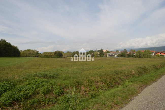 Building land for sale in Azeglio