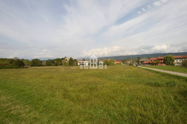 Building land for sale in Azeglio