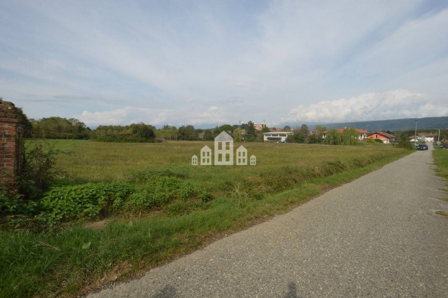 Building land for sale in Azeglio