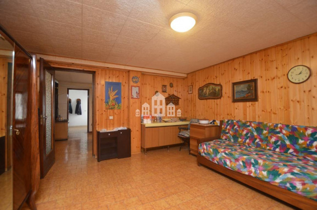 Half-duplex for sale in Val di Chy