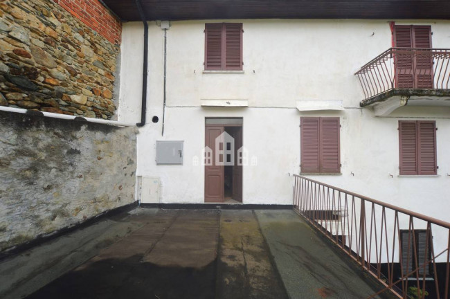 Half-duplex for sale in Val di Chy