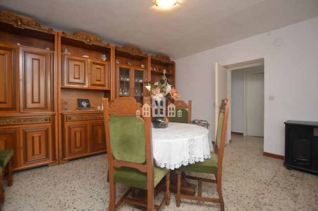 Half-duplex for sale in Val di Chy