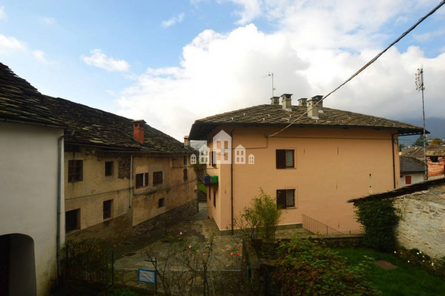 Half-duplex for sale in Valchiusa