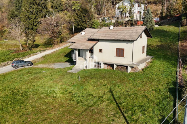 Villa in vendita a Val di Chy