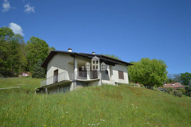 Villa in vendita a Val di Chy