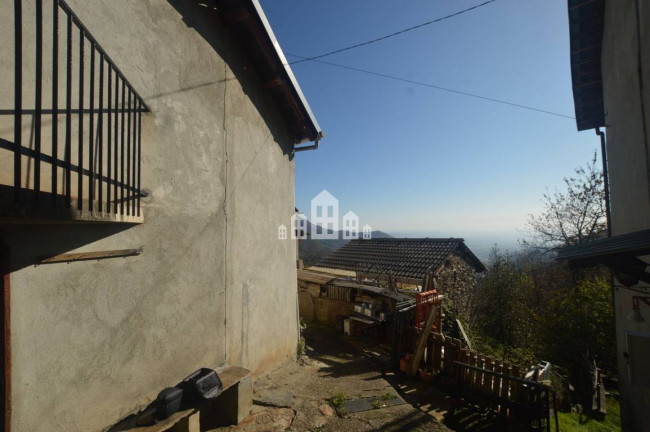 Half-duplex for sale in Pont-Canavese