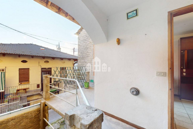 Half-duplex for sale in Andrate