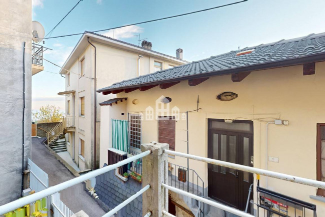 Half-duplex for sale in Andrate