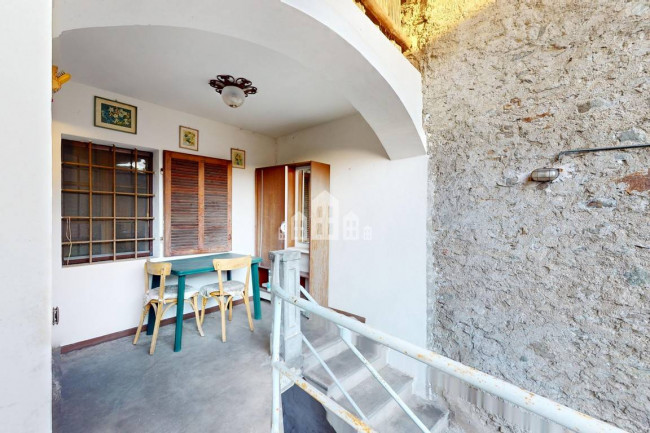 Half-duplex for sale in Andrate