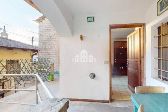 Half-duplex for sale in Andrate