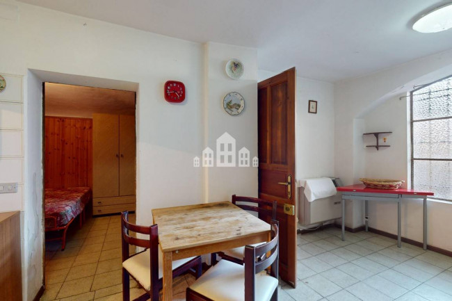 Half-duplex for sale in Andrate