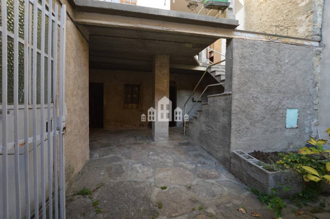 Half-duplex for sale in Andrate