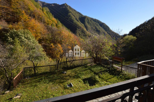 Casa semindipendente in vendita a Valprato Soana