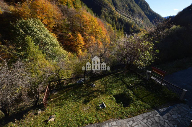 Casa semindipendente in vendita a Valprato Soana