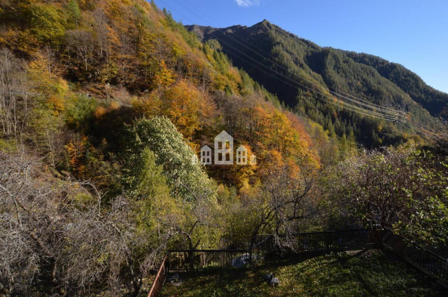 Casa semindipendente in vendita a Valprato Soana