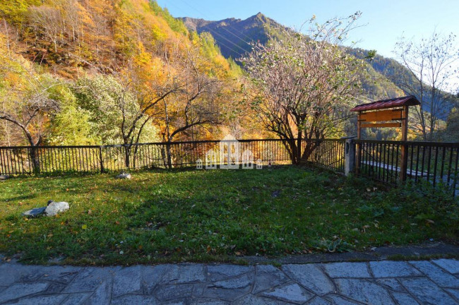 Casa semindipendente in vendita a Valprato Soana