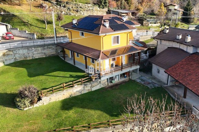 Bifamiliare in vendita a Cuorgnè