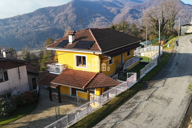 Bifamiliare in vendita a Cuorgnè